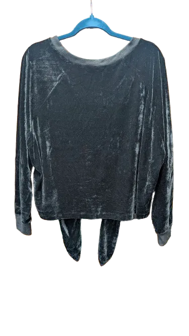 Soft Tie Front Top SZ: MD by: RDI